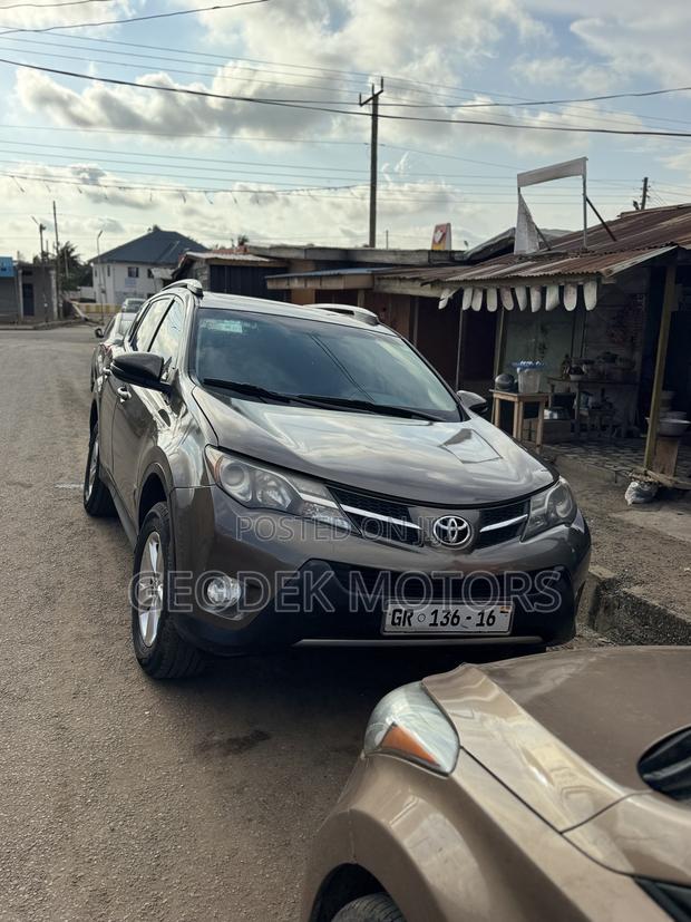 Toyota RAV4 LE 4dr SUV (2.5L 4cyl 6A) 2015 Beige