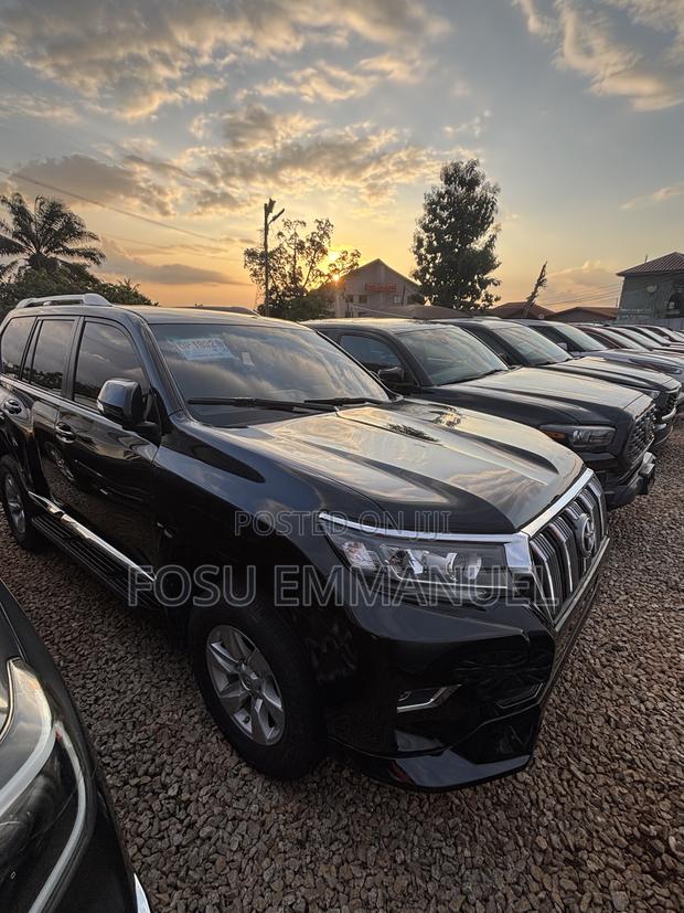 Toyota Land Cruiser Prado 2.8 2022 Black