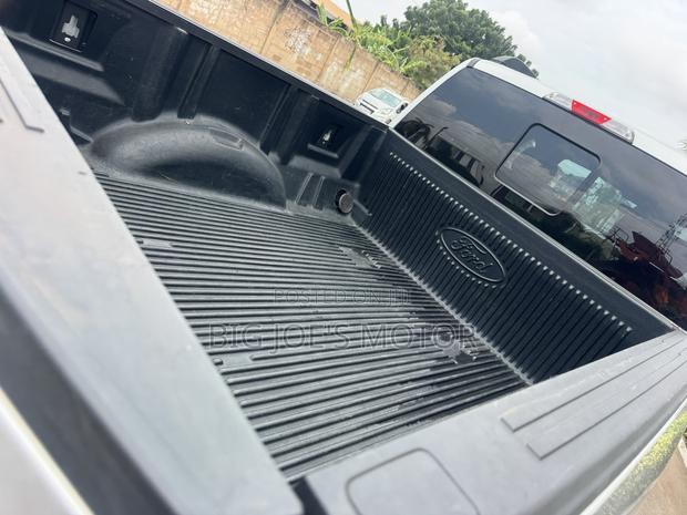 Ford F-150 XLT 4x2 Regular Cab Styleside 6.5 ft. box 122 in. WB 2018 Silver