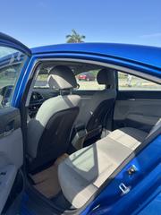 Hyundai Elantra SE Sedan FWD (2.0L 4cyl 6M) 2017 Blue for sale