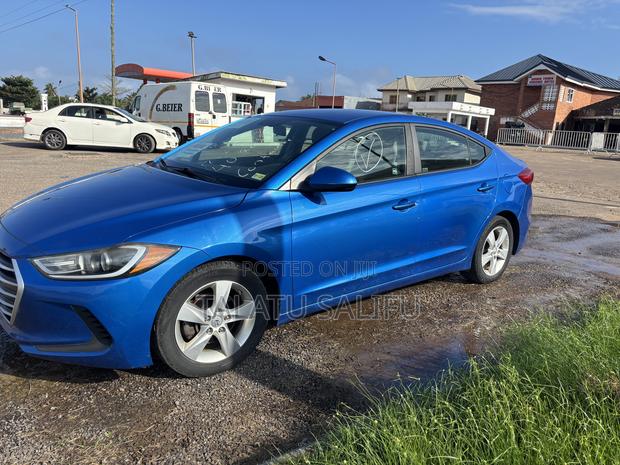 Hyundai Elantra SE Sedan FWD (2.0L 4cyl 6M) 2017 Blue
