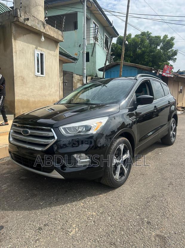 Ford Escape SEL FWD 2018 Black
