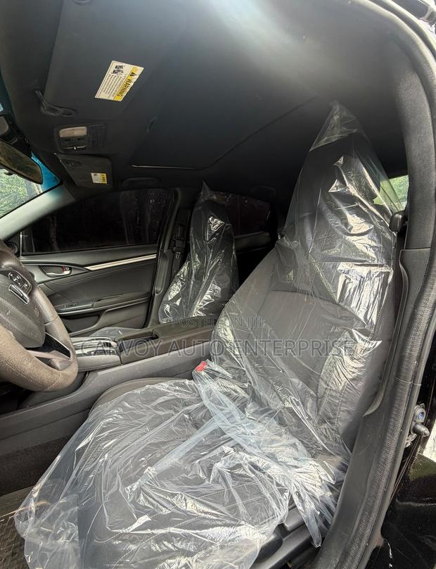 Honda Civic EX Hatchback 2019 Blue