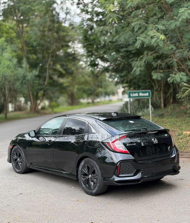 Honda Civic EX Hatchback 2019 Blue