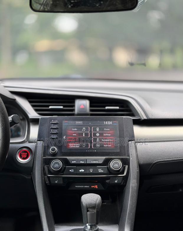 Honda Civic EX Hatchback 2019 Blue