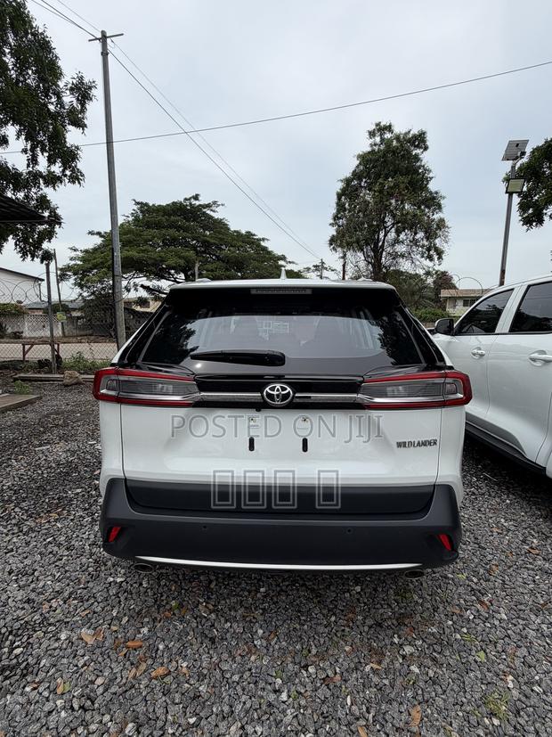 Toyota RAV4 XLE Premium FWD 2023 Black