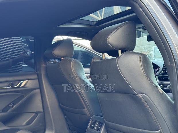 Honda Accord Sport (2.0L 4cyl Turbo 6M) 2019 Gray