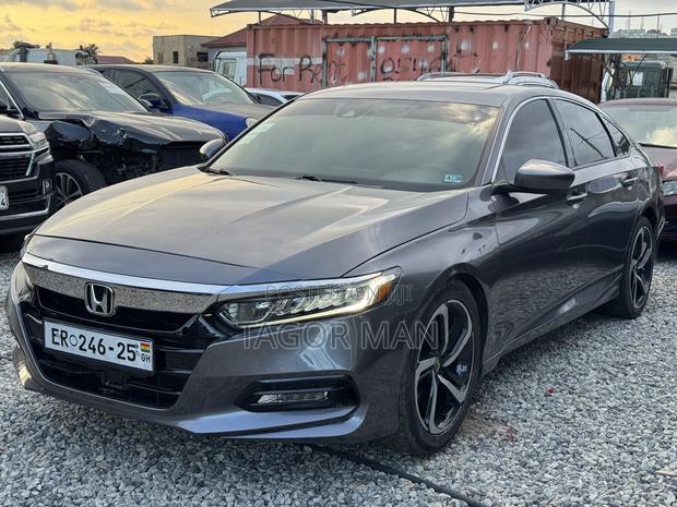 Honda Accord Sport (2.0L 4cyl Turbo 6M) 2019 Gray