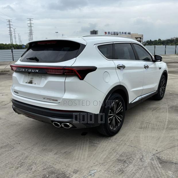 Jetour X70 Plus 1.6 6-Seater FWD 2022 White