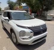 Mitsubishi Outlander SE 2023 White for sale
