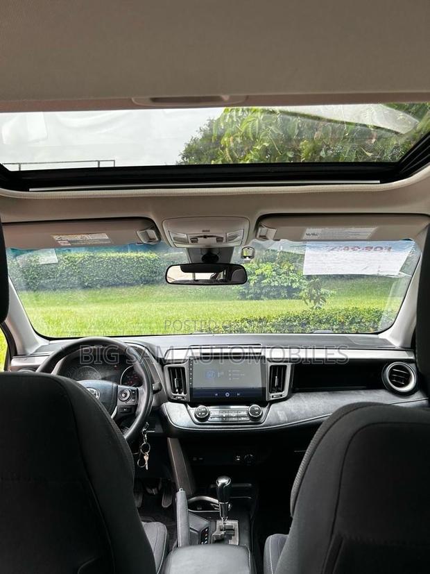Toyota RAV4 XLE 4dr SUV AWD (2.5L 4cyl 6A) 2018 Burgundy