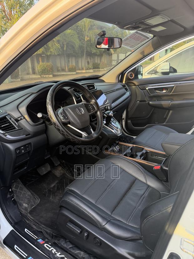 Honda CR-V Touring FWD 2018 White
