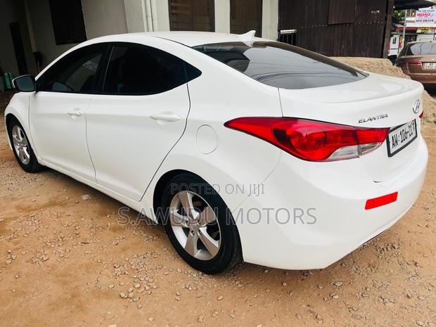Hyundai Elantra 2013 White