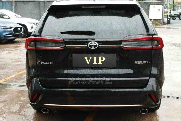 Toyota RAV4 XLE Premium 2025 Black