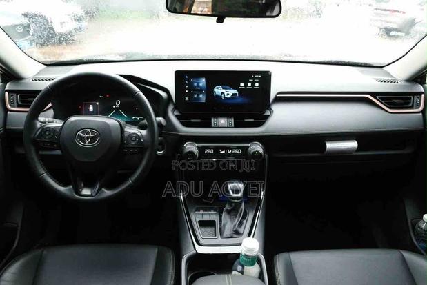 Toyota RAV4 XLE Premium 2025 Black