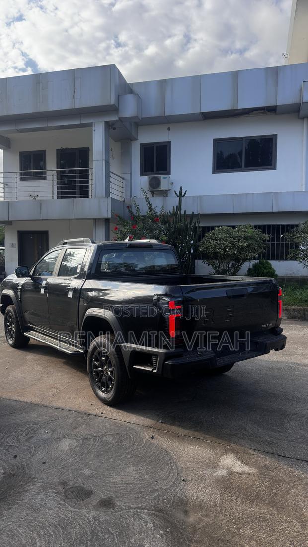 New Rely R08 2026 Black