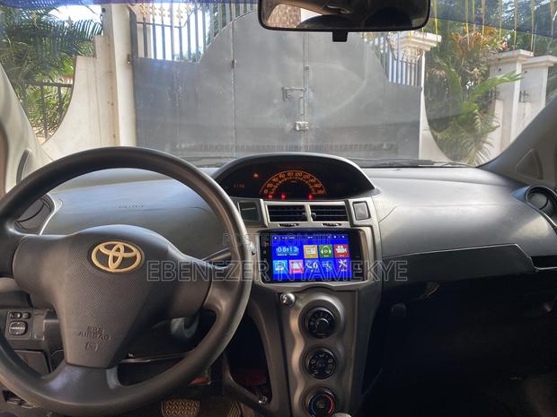 Toyota Vitz 1.3 AWD 5dr 2010 Gray