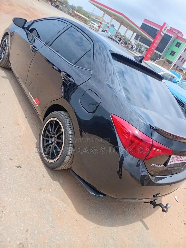 Toyota Corolla SE (1.8L 4cyl 6M) 2019 Black