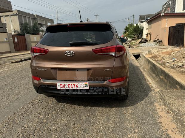 Hyundai Tucson 2017 Brown