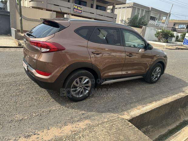 Hyundai Tucson 2017 Brown