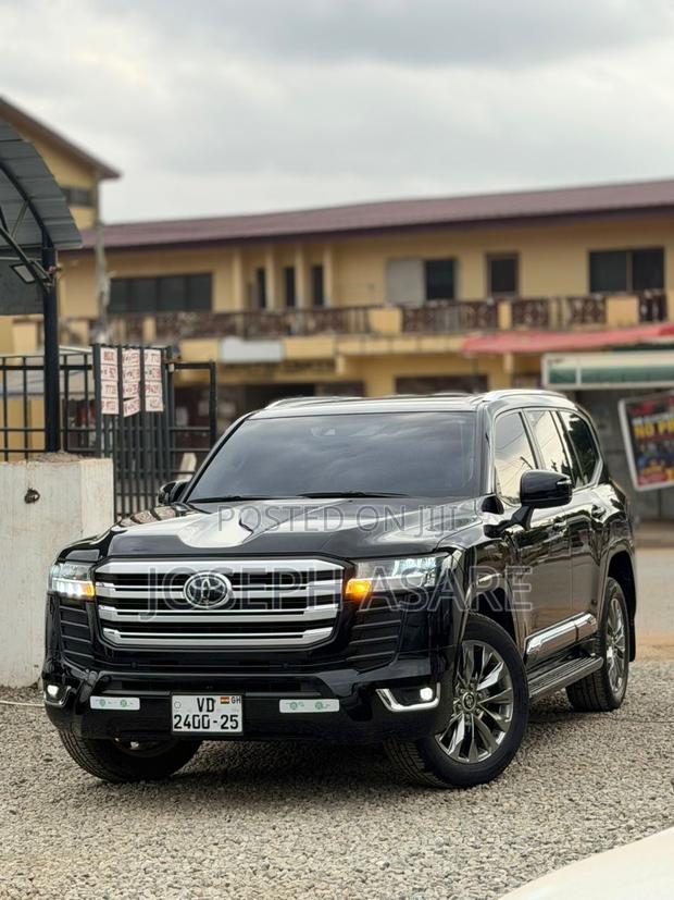 Toyota Land Cruiser 2022 Black