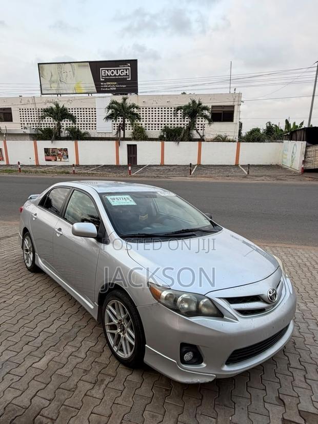 Toyota Corolla 2012 Silver
