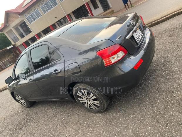 Toyota Yaris 2009 Gray