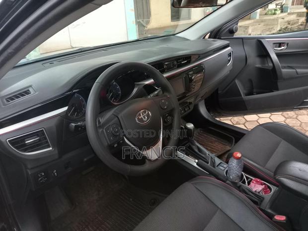 Toyota Corolla 2016 Black