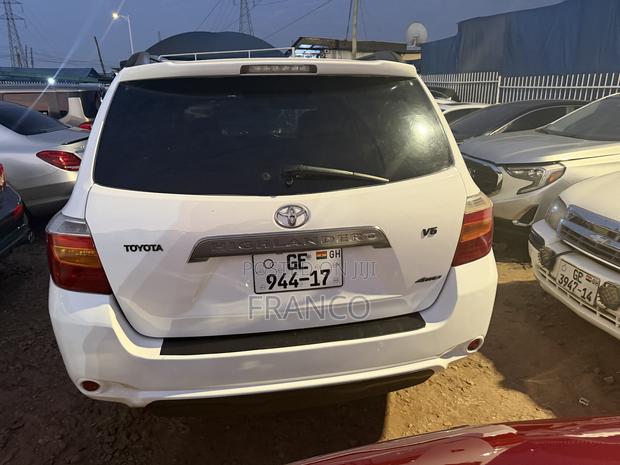Toyota Highlander Limited 2010 White