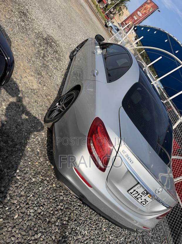 Mercedes-Benz E300 2019 Silver