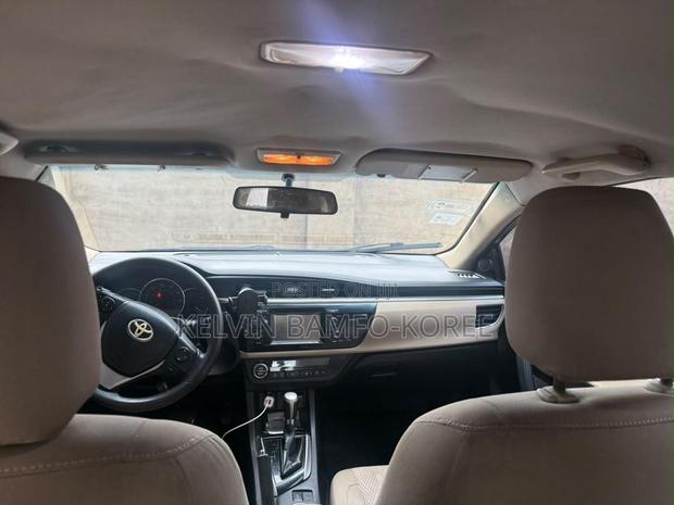 Toyota Corolla L 4dr Sedan (1.8L 4cyl 4A) 2015 Gray