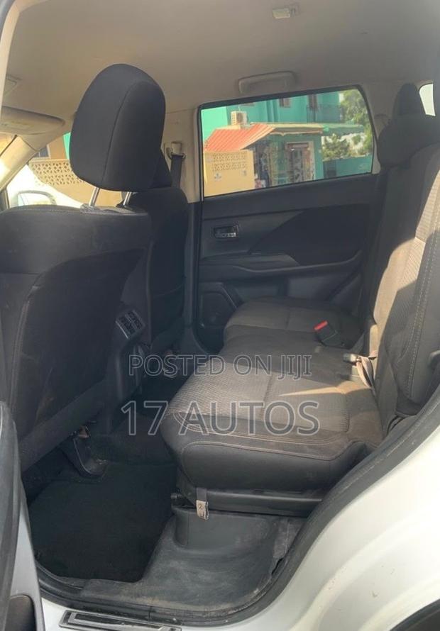 Mitsubishi Outlander 2019 White