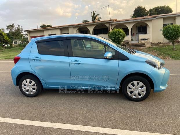 Toyota Vitz 1.5 FWD 5dr 2015 Blue