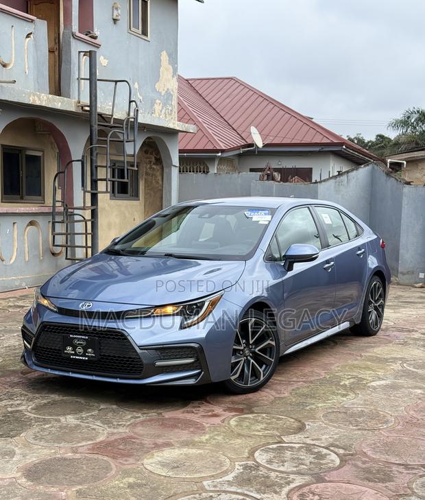 Toyota Corolla SE 2020 Blue