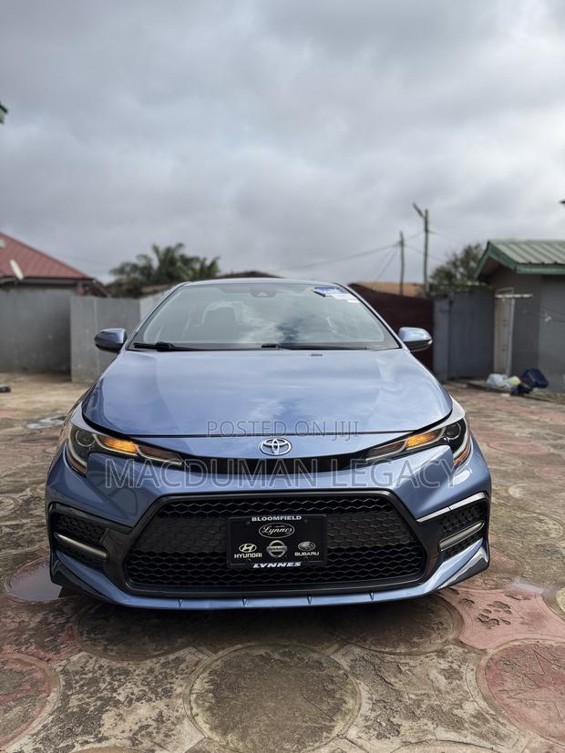 Toyota Corolla SE 2020 Blue