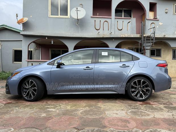 Toyota Corolla SE 2020 Blue