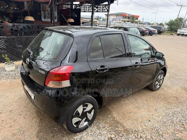 Toyota Vitz 1.0 FWD 3dr 2010 Black