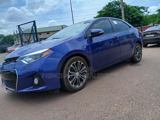 Toyota Corolla 2015 Blue