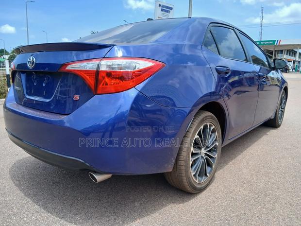 Toyota Corolla 2015 Blue