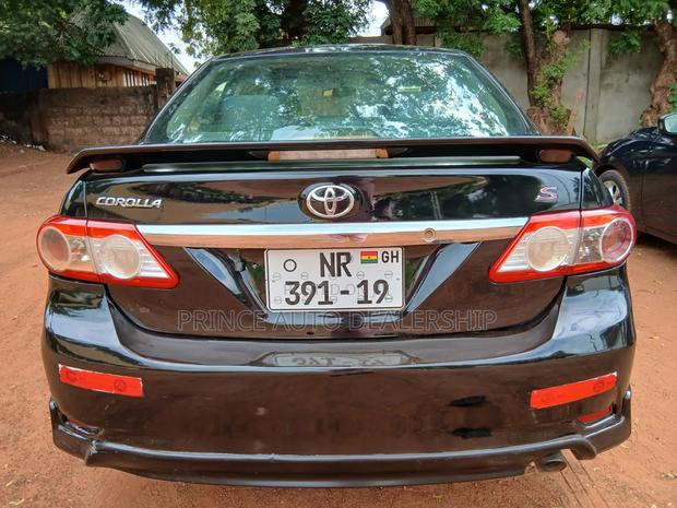 Toyota Corolla 2013 Black