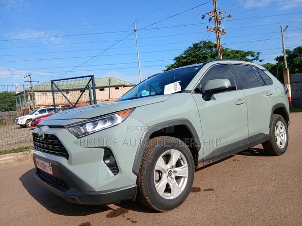Toyota RAV4 2020 Gray