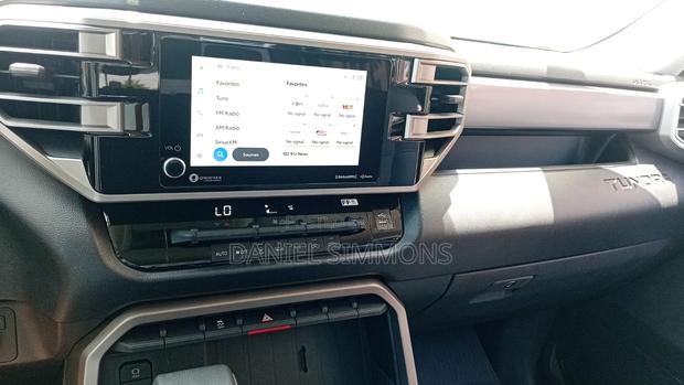 Toyota Tundra 2024 White