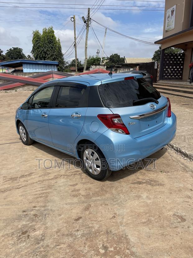 Toyota Vitz 1.3 AWD 5dr 2015 Blue