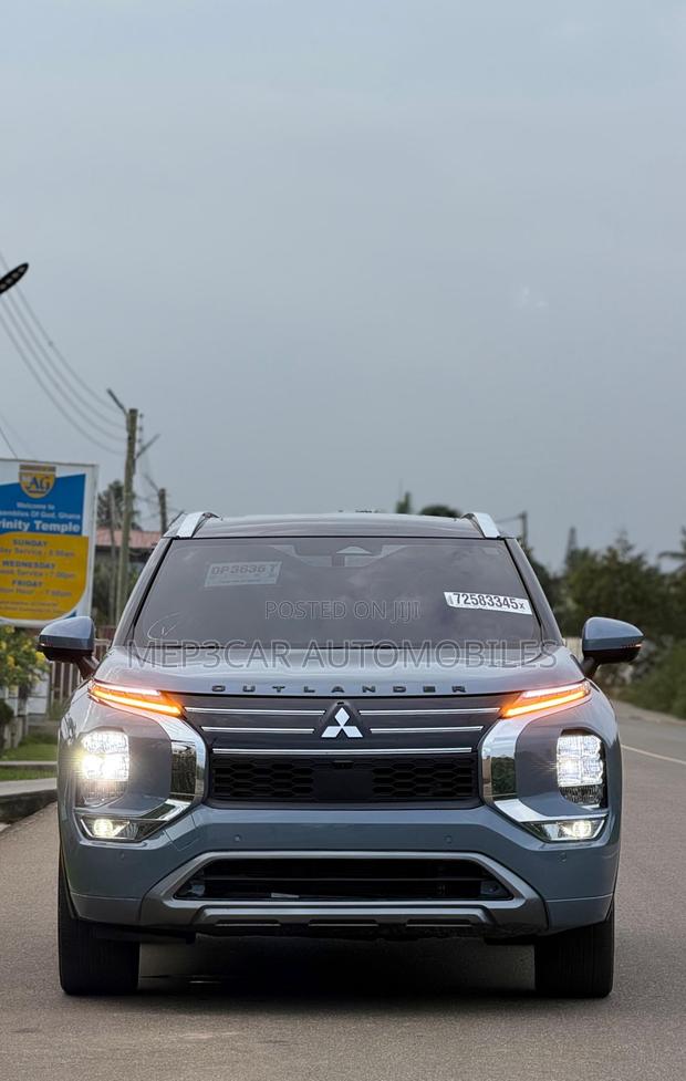 Mitsubishi Outlander 2025 Blue