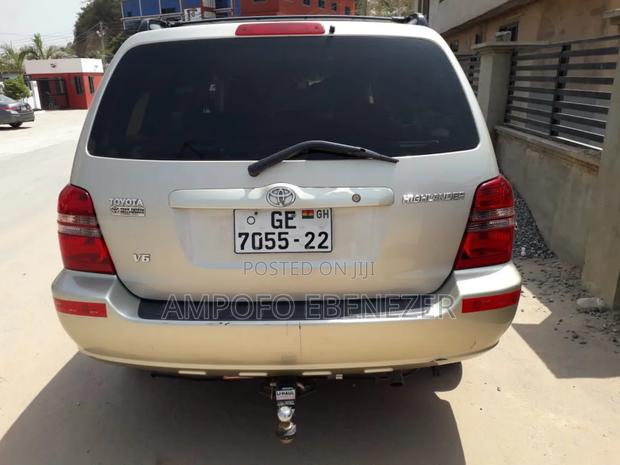 Toyota Highlander V6 FWD 2004 Gold