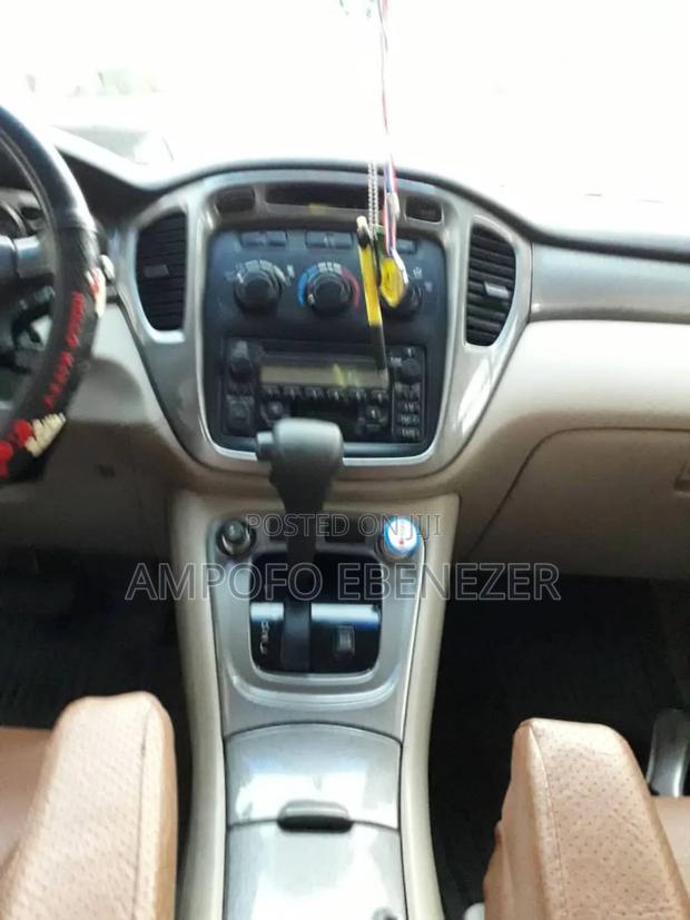 Toyota Highlander V6 FWD 2004 Gold