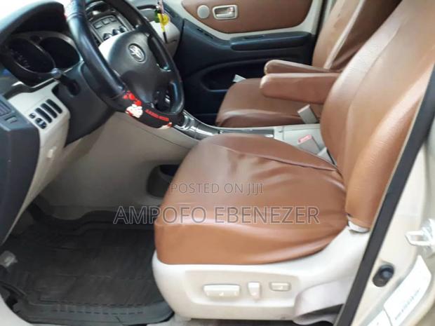 Toyota Highlander V6 FWD 2004 Gold
