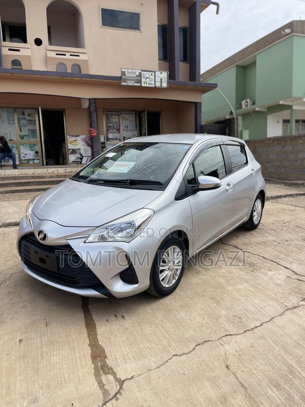 Toyota Vitz 1.3 AWD 5dr 2017 Silver
