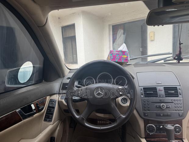 Mercedes-Benz C300 Sport 4Matic Sedan AWD (3.0L 6cyl 7A) 2010 White