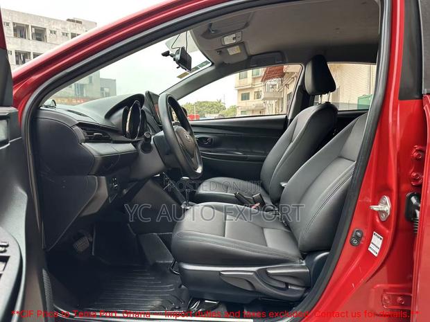 Toyota Yaris 1.5 Sedan L 2020 Red
